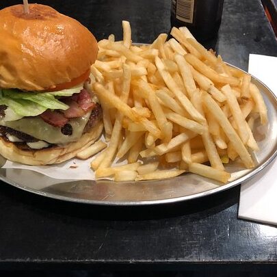 ARCADE BURGER Y POLLO EXPRESSO