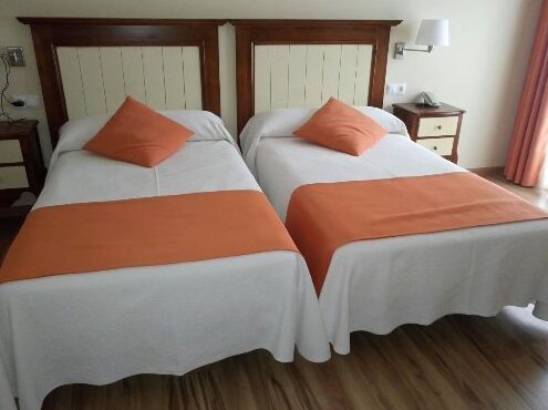 Hotel Valle De Cabezón
